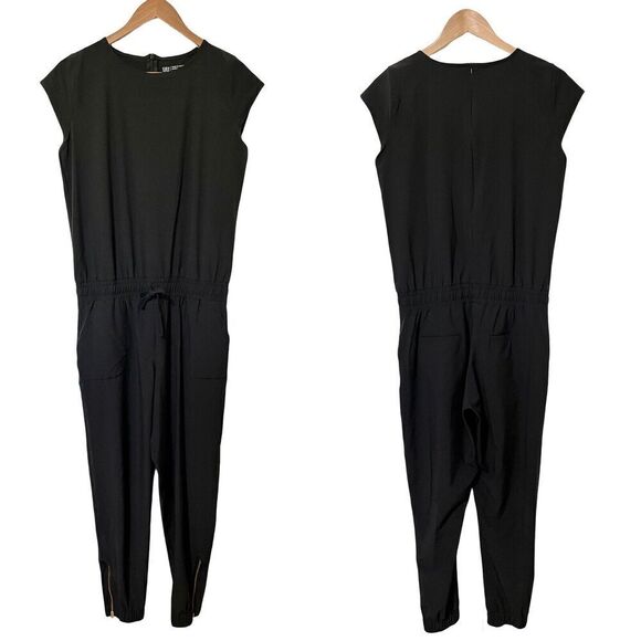 Albion Fit Cap Sleeve Jumpsuit Size S Black Ankle Zip Stretch Pockets Athleisure - Picture 1 of 8